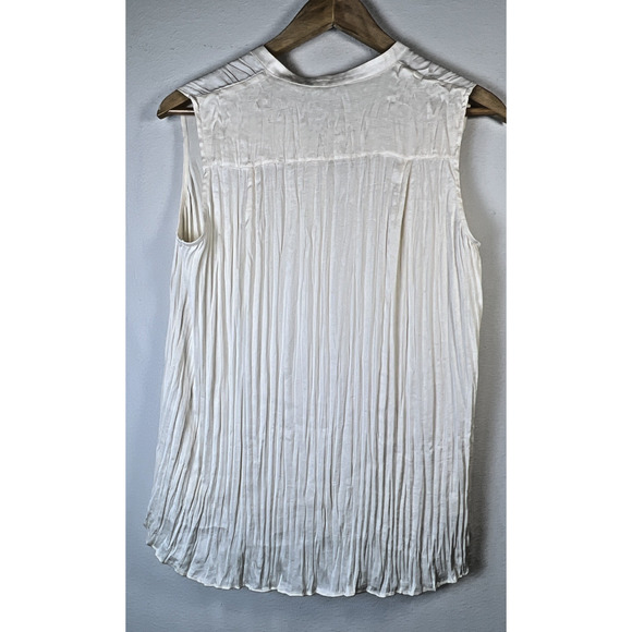 Vince Medium sleeveless career button front pleated top shirt New $275.00 NWT - Picture 5 of 10